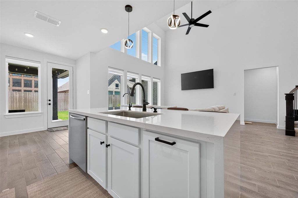 Image 18 of property listing at 2114 Cool Greens Street, Richmond, TX 77406