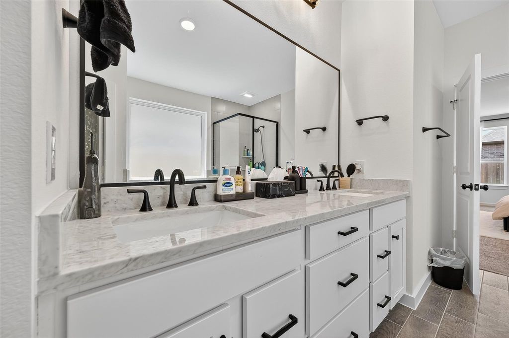 Image 43 of property listing at 2114 Cool Greens Street, Richmond, TX 77406