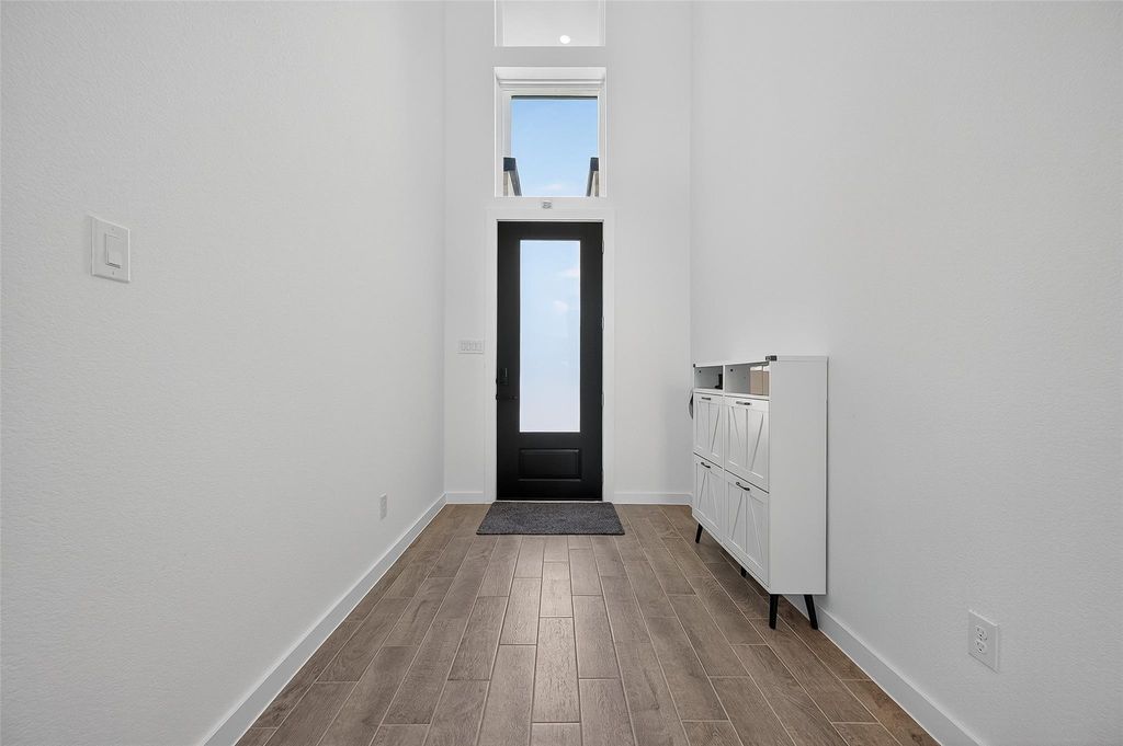 Image 6 of property listing at 2114 Cool Greens Street, Richmond, TX 77406