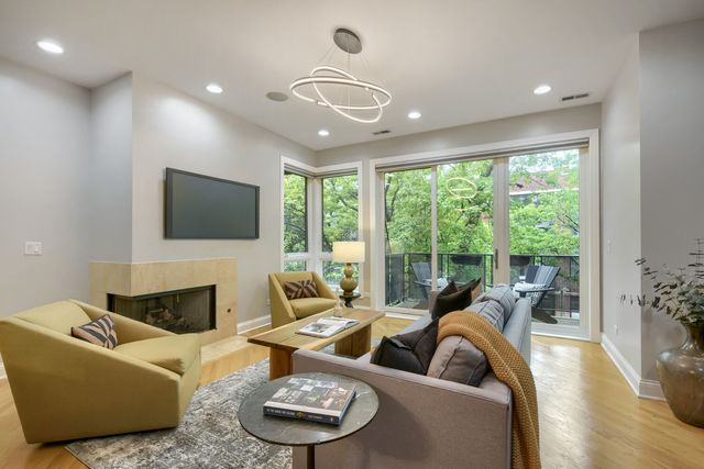 2251 W Wabansia Avenue 306, Chicago, IL 60647