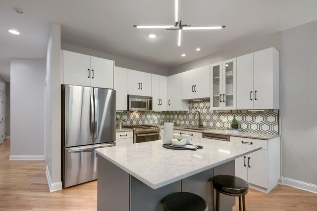 2251 W Wabansia Avenue 306, Chicago, IL 60647