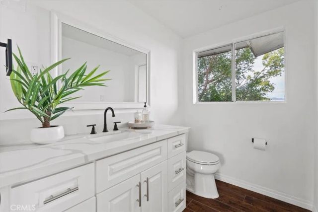 5160 Medina Road, Woodland Hills, CA 91364