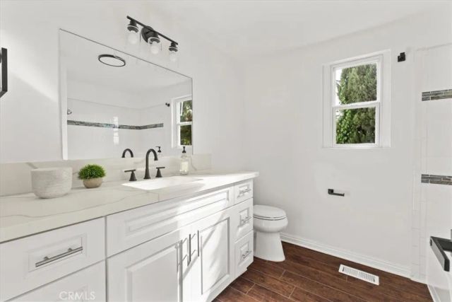 5160 Medina Road, Woodland Hills, CA 91364