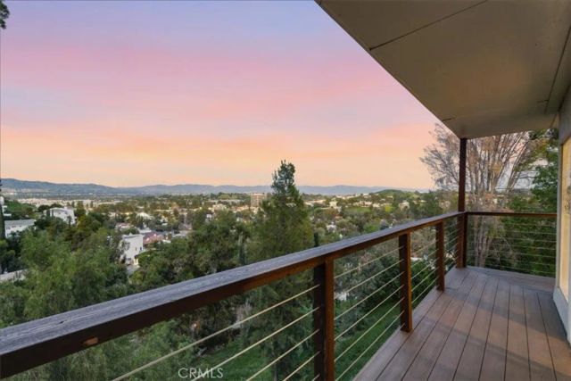 5160 Medina Road, Woodland Hills, CA 91364