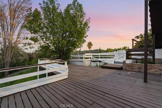 5160 Medina Road, Woodland Hills, CA 91364