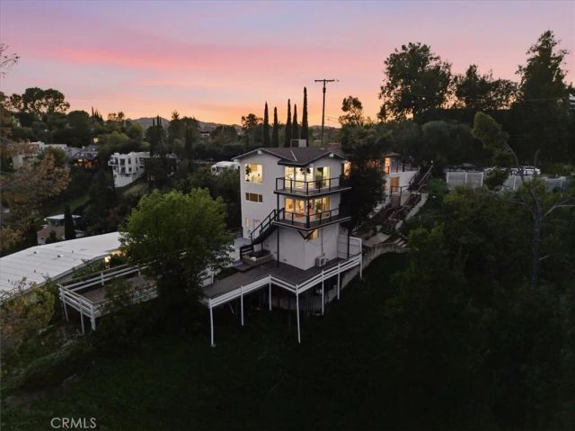 5160 Medina Road, Woodland Hills, CA 91364