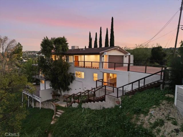 5160 Medina Road, Woodland Hills, CA 91364