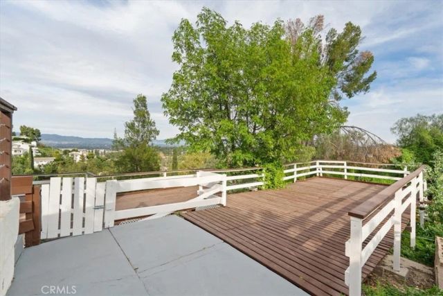 5160 Medina Road, Woodland Hills, CA 91364