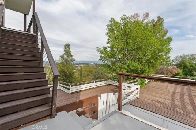 5160 Medina Road, Woodland Hills, CA 91364