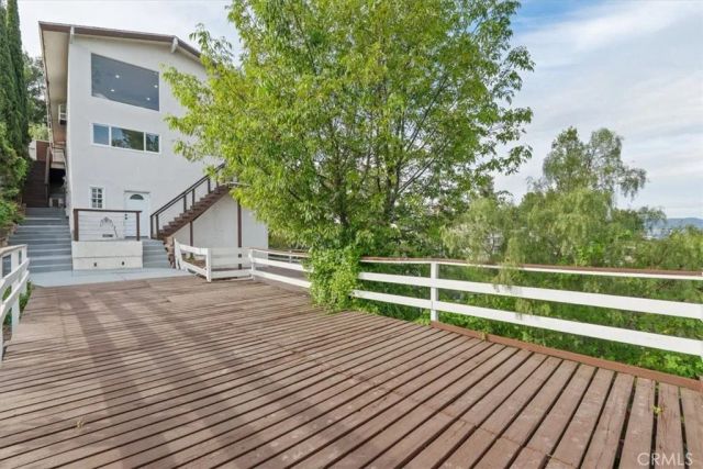 5160 Medina Road, Woodland Hills, CA 91364