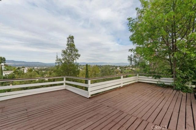 5160 Medina Road, Woodland Hills, CA 91364
