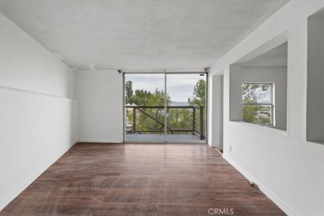 5160 Medina Road, Woodland Hills, CA 91364