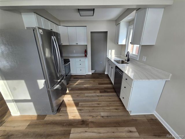 816 London Avenue, Lincoln Park, MI 48146