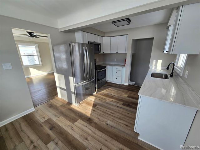 816 London Avenue, Lincoln Park, MI 48146