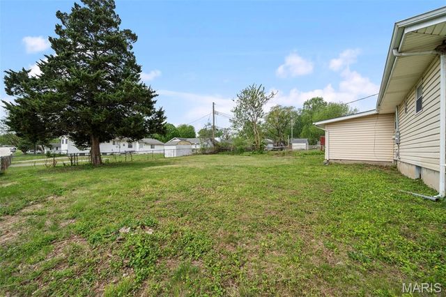 1201 Clearview Drive, St Charles, MO 63303