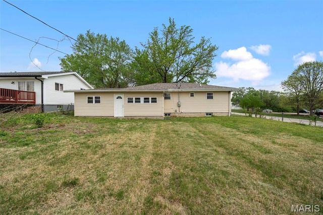 1201 Clearview Drive, St Charles, MO 63303