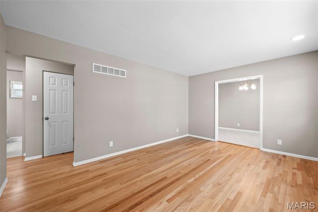 1201 Clearview Drive, St Charles, MO 63303