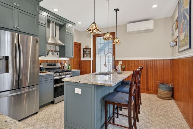 13 Maplewood Rd, Worcester, MA 01602