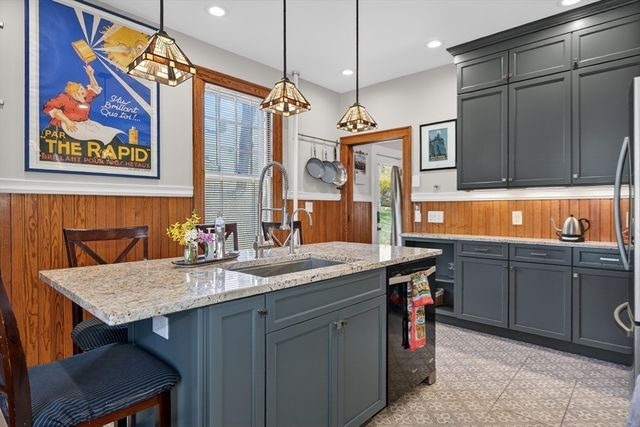 13 Maplewood Rd, Worcester, MA 01602