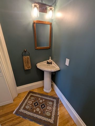 13 Maplewood Rd, Worcester, MA 01602