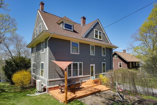 13 Maplewood Rd, Worcester, MA 01602