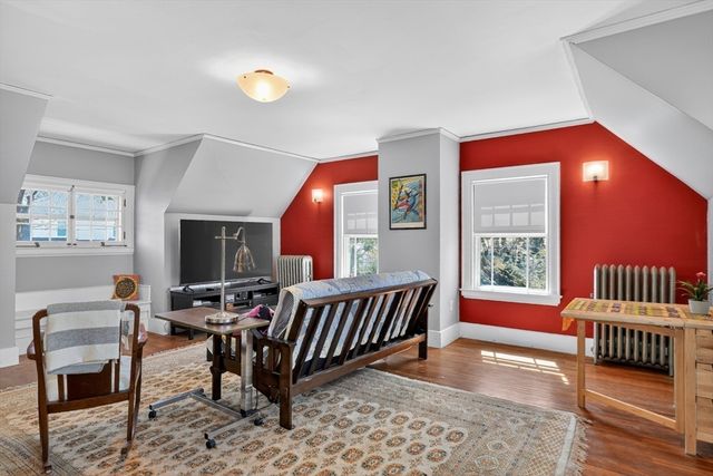 13 Maplewood Rd, Worcester, MA 01602