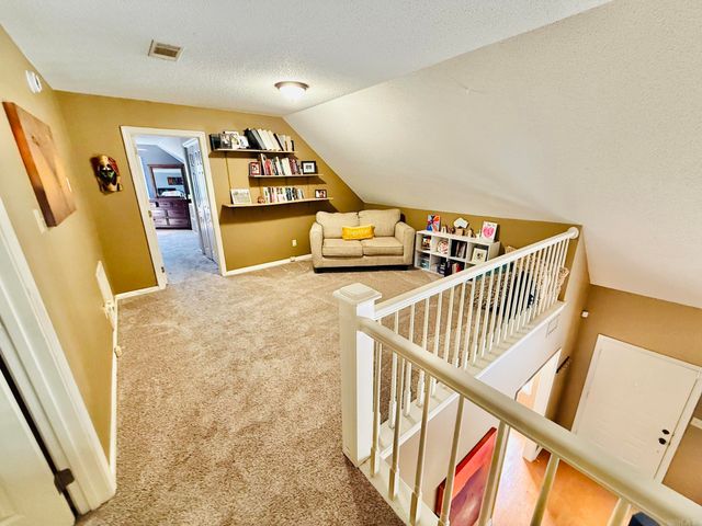10 HONEY LOCUST Court, Little Rock, AR 72211