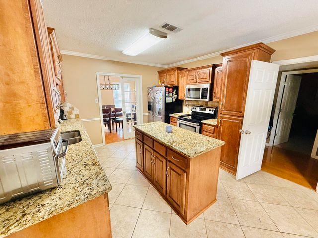 10 HONEY LOCUST Court, Little Rock, AR 72211