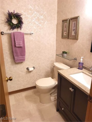 7832 Brittanny Drive NE, North Canton, OH 44720