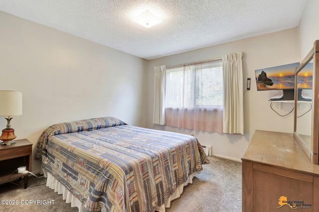 7657 E 20th Avenue, Anchorage, AK 99504