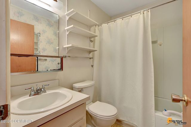 7657 E 20th Avenue, Anchorage, AK 99504