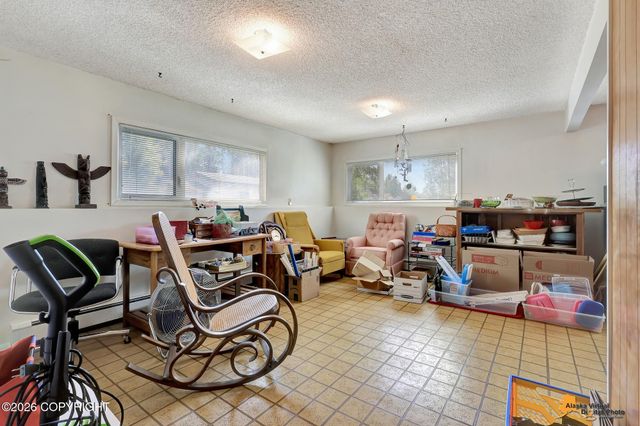 7657 E 20th Avenue, Anchorage, AK 99504