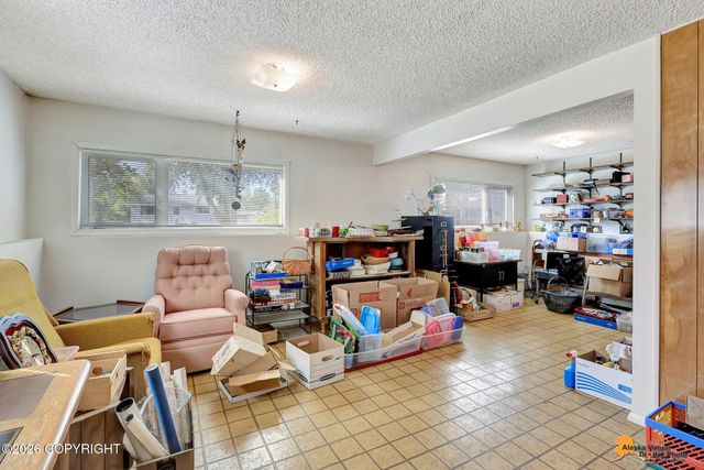 7657 E 20th Avenue, Anchorage, AK 99504