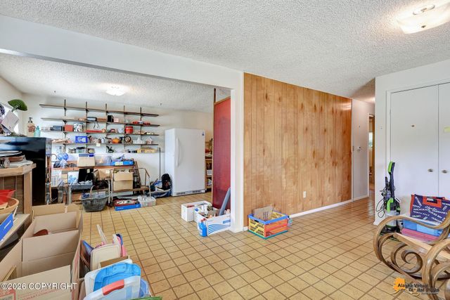 7657 E 20th Avenue, Anchorage, AK 99504