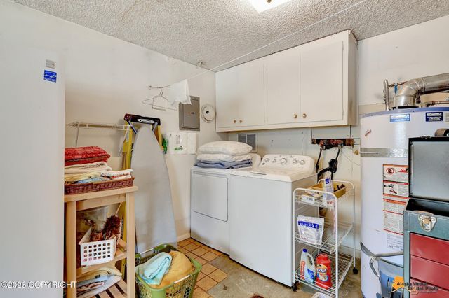 7657 E 20th Avenue, Anchorage, AK 99504