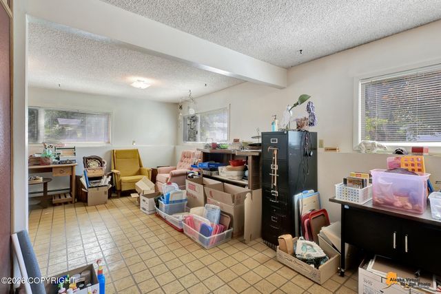 7657 E 20th Avenue, Anchorage, AK 99504