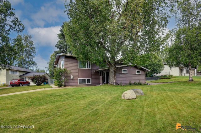 7657 E 20th Avenue, Anchorage, AK 99504