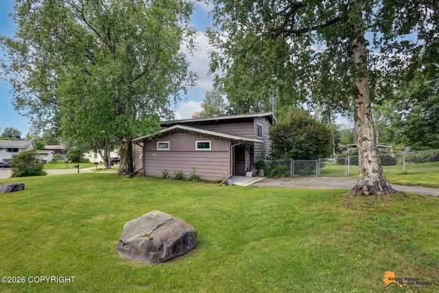 7657 E 20th Avenue, Anchorage, AK 99504
