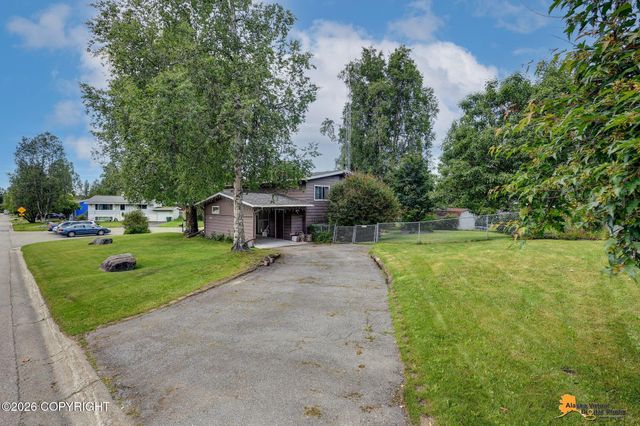 7657 E 20th Avenue, Anchorage, AK 99504