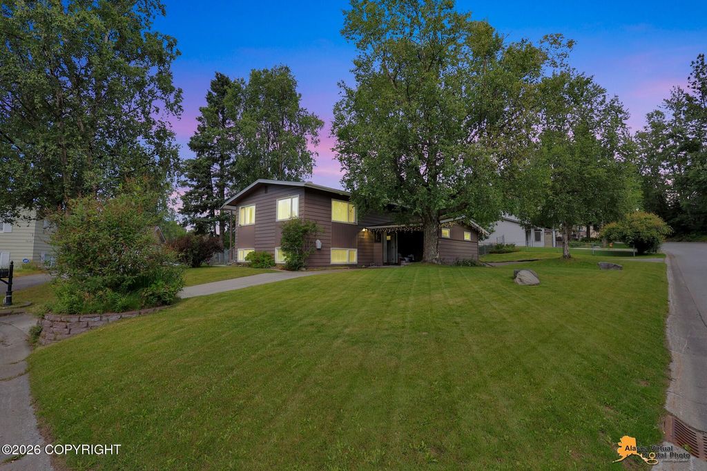 7657 E 20th Avenue, Anchorage, AK 99504