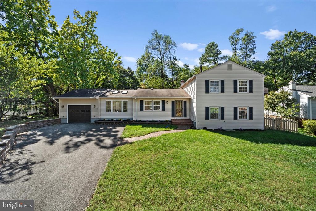 2258 SENSENEY LN, Falls Church, VA 22043