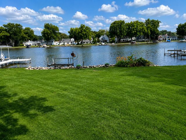 1308 River Terrace Drive, Johnsburg, IL 60051