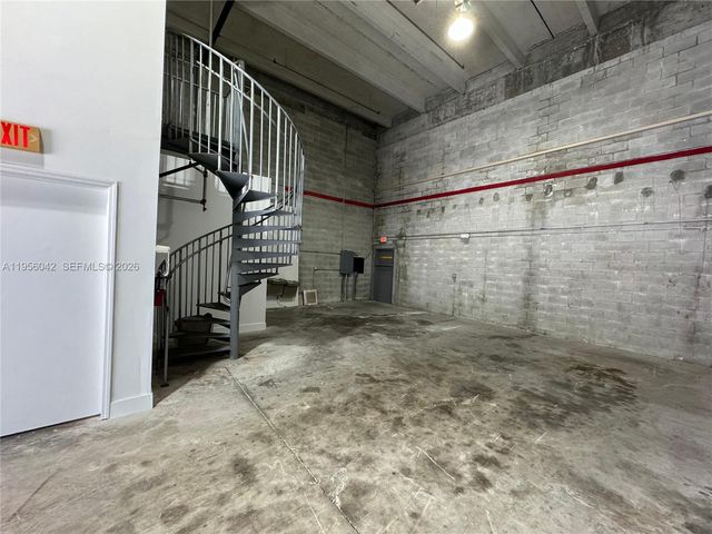 2385 NW 70th Ave 13, Miami, FL 33122