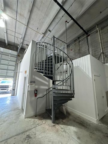 2385 NW 70th Ave 13, Miami, FL 33122