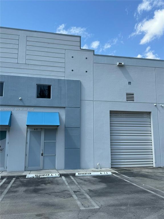 2385 NW 70th Ave 13, Miami, FL 33122