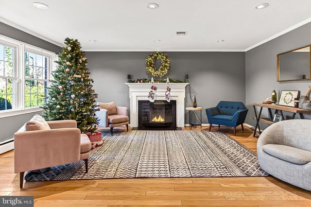 7105 FORT HUNT RD, Alexandria, VA 22307