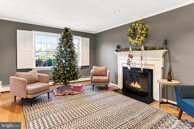 7105 FORT HUNT RD, Alexandria, VA 22307