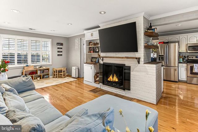 7105 FORT HUNT RD, Alexandria, VA 22307