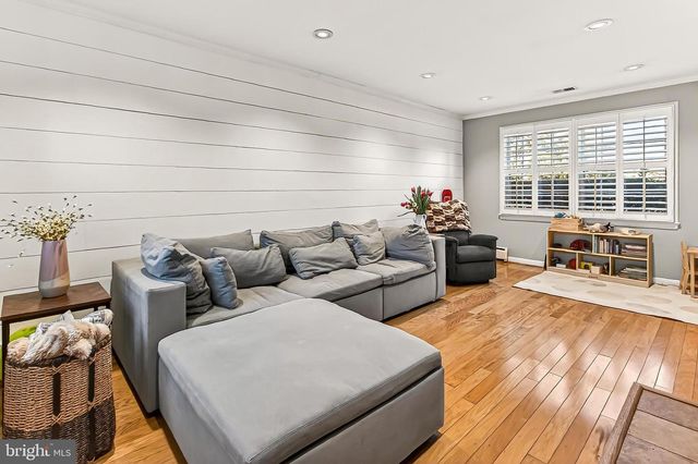 7105 FORT HUNT RD, Alexandria, VA 22307