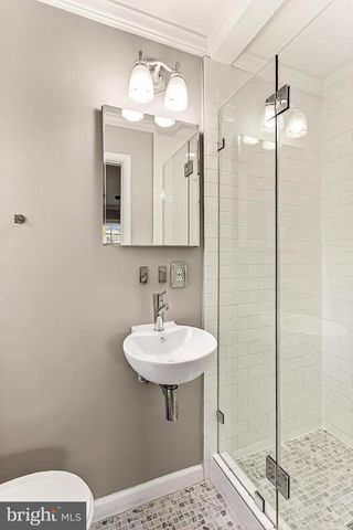 7105 FORT HUNT RD, Alexandria, VA 22307